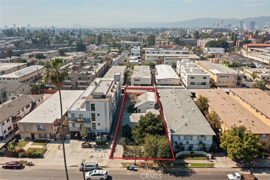 Photo of 955 N Normandie, Los Angeles, CA 90029 (MLS # SR26043662)
