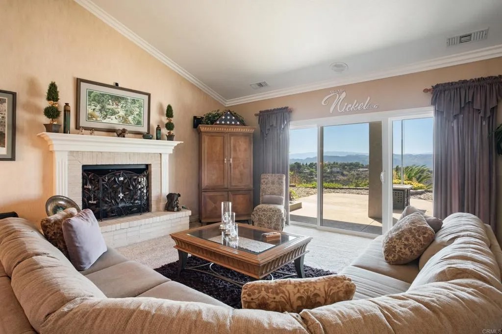 1524 Zutano Lane