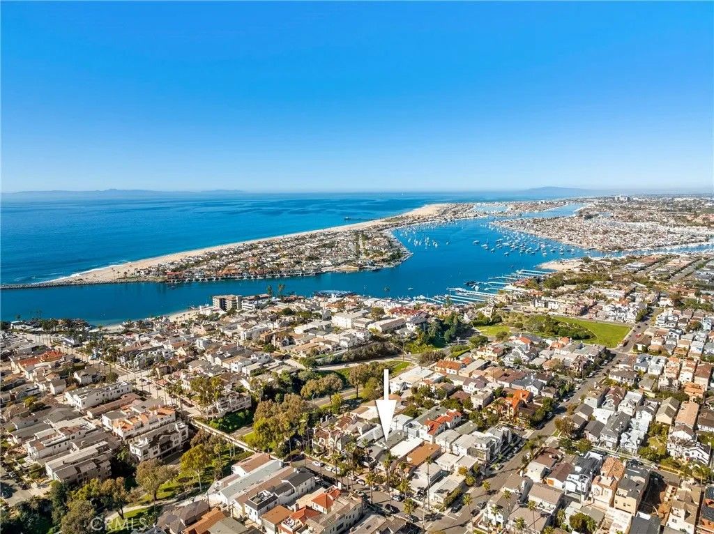 Photo of 411 Goldenrod Ave #A, Corona Del Mar, CA 92625 (MLS # LG26041721)