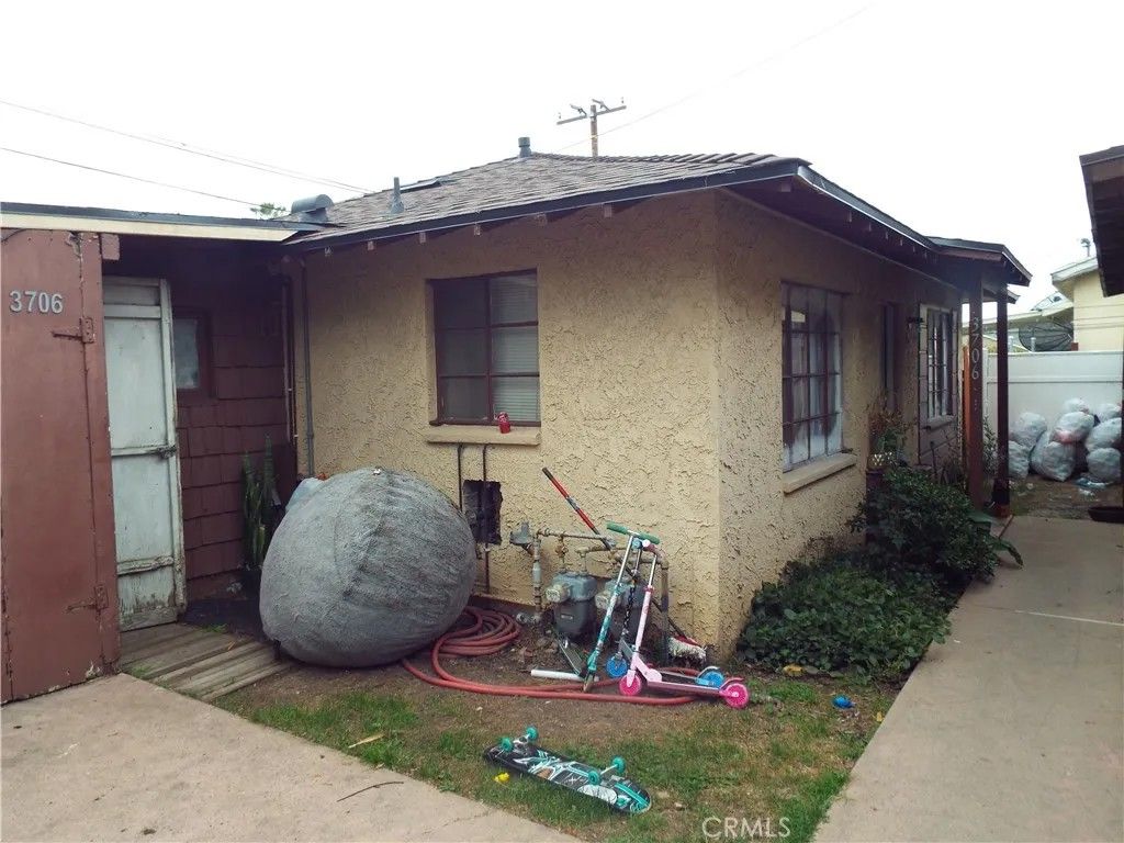 Photo of 3706 Pine Ave, Long Beach, CA 90807 (MLS # SB26074076)