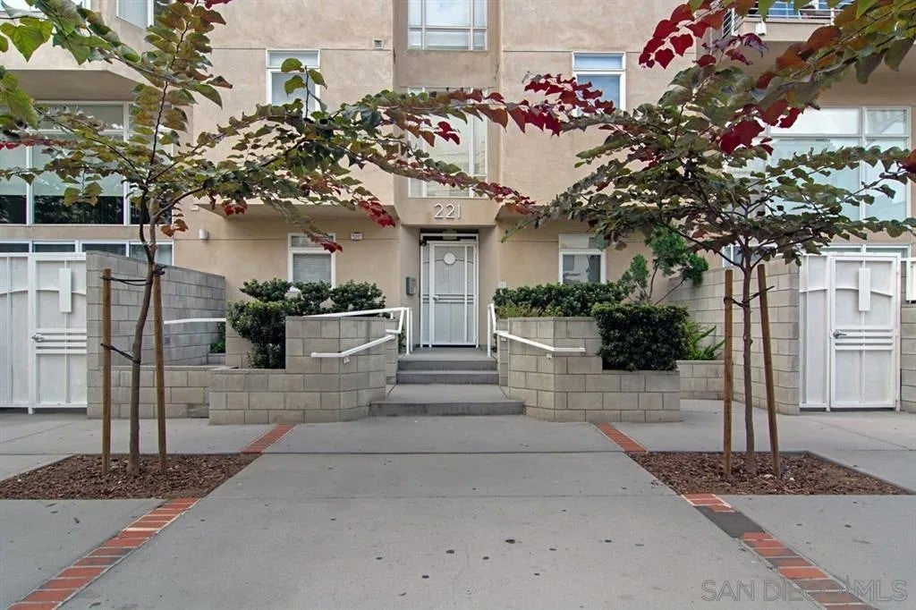 221 Island Ave 105