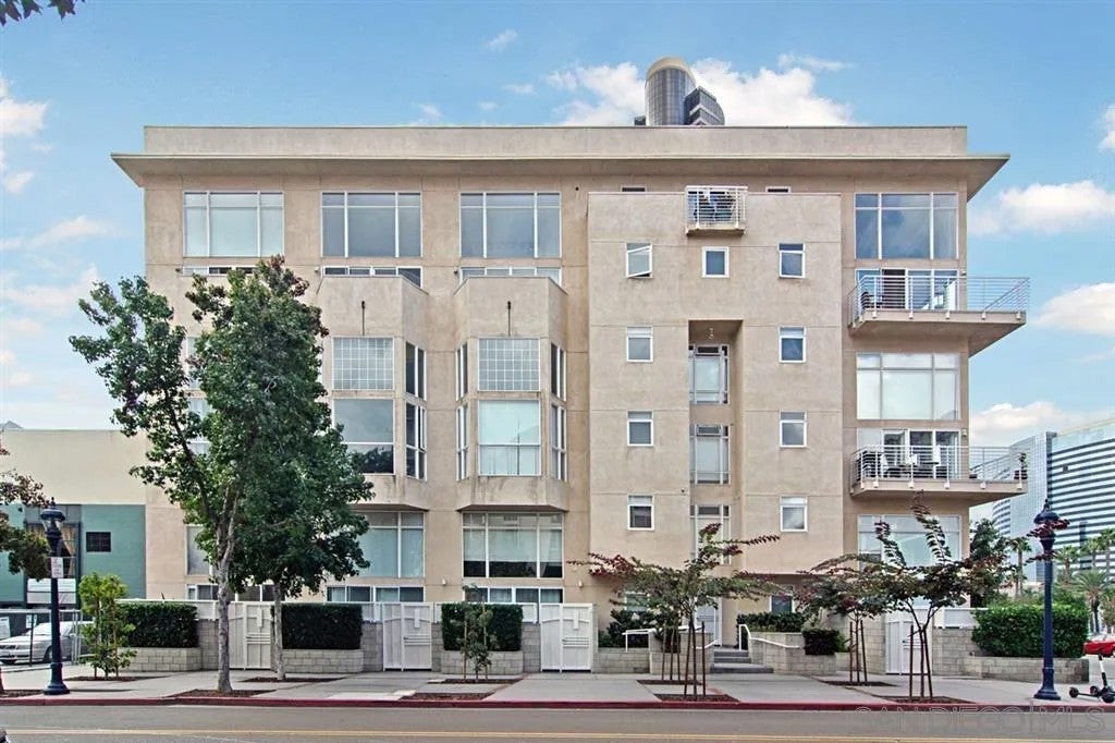 221 Island Ave 105