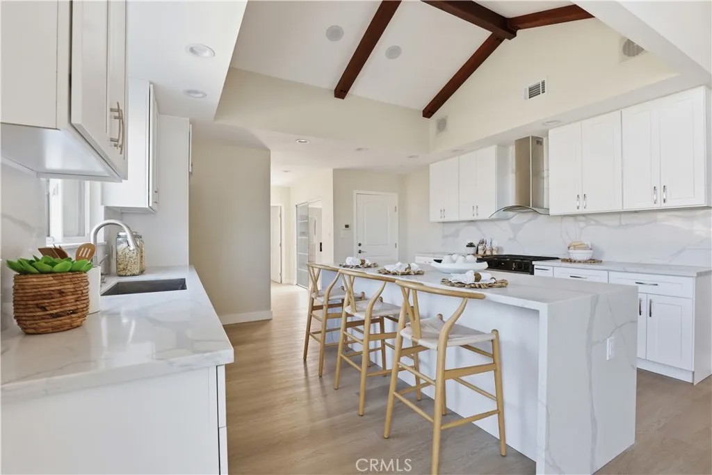 6200 W 77th Street