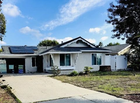 Photo of 1183 Woodrail Dr, Vista, CA 92083 (MLS # PW26016030)