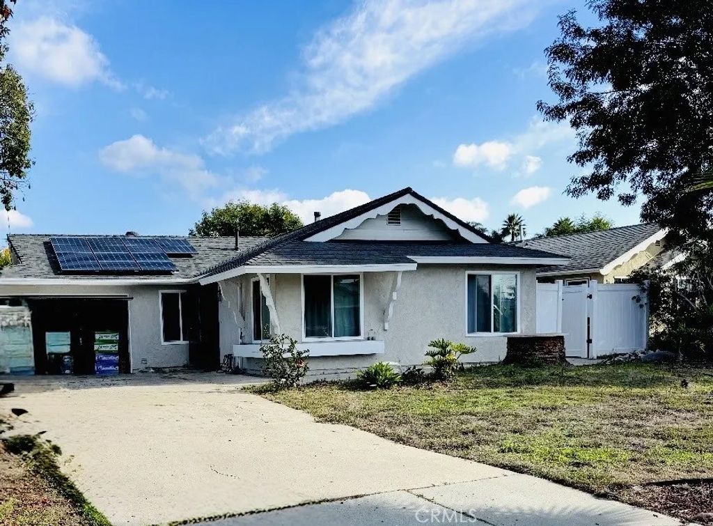 Photo of 1183 Woodrail Dr, Vista, CA 92083 (MLS # PW26016030)