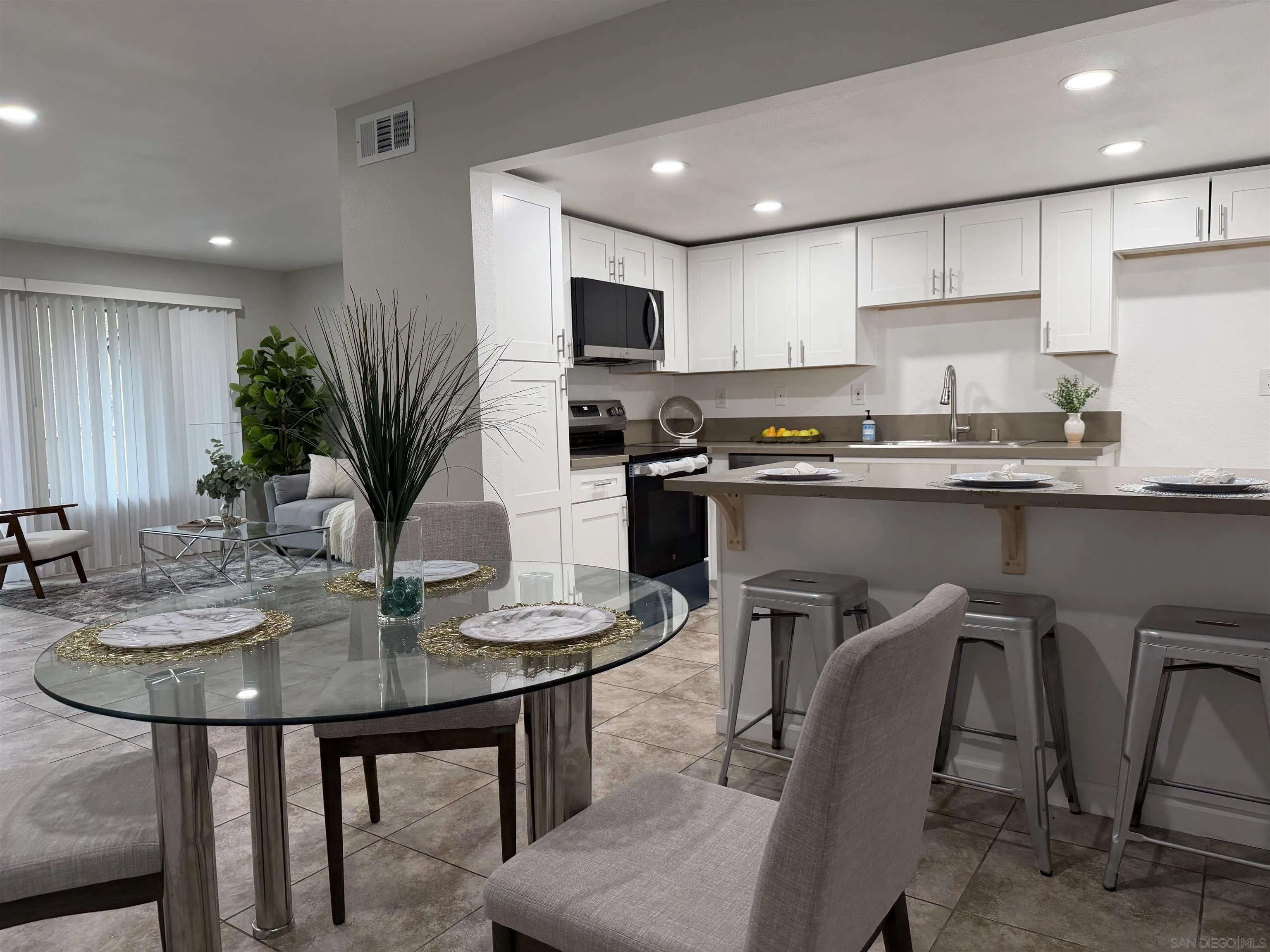 621 R Ave 22