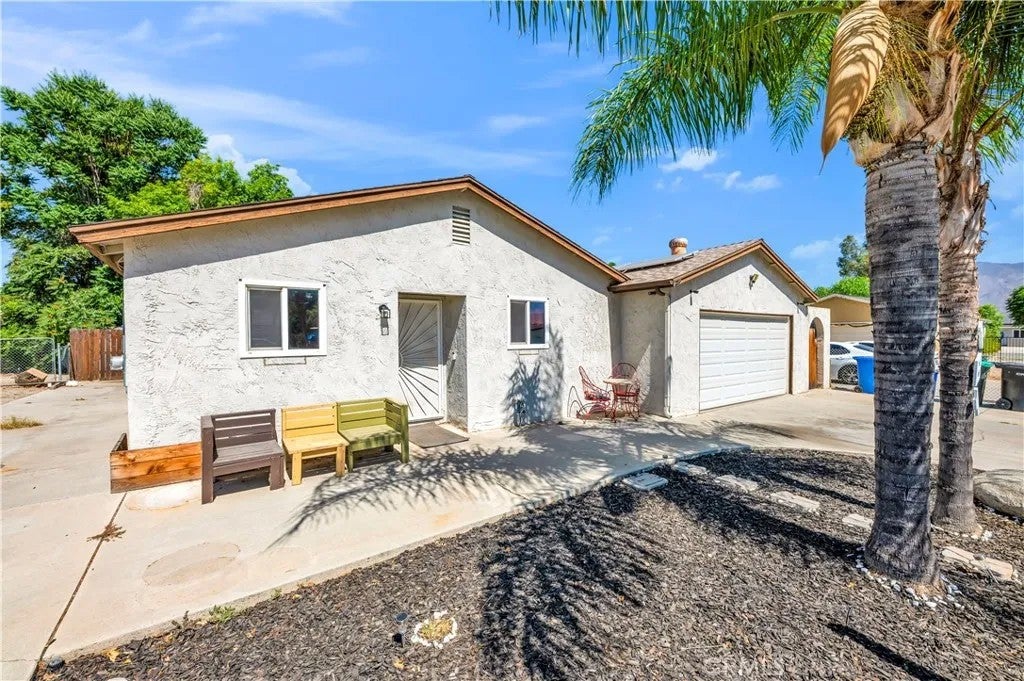 Photo of 784 S Miramar Ave, San Jacinto, CA 92583 (MLS # SW26141606)