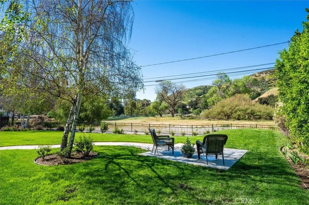 Photo of 28838 Lincoln Ave, Castaic, CA 91384 (MLS # SR26062692)