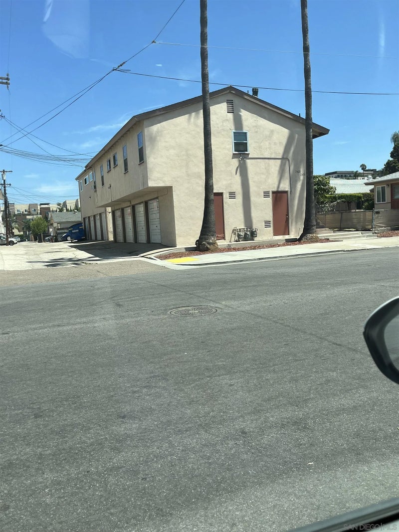 4104 Arizona St