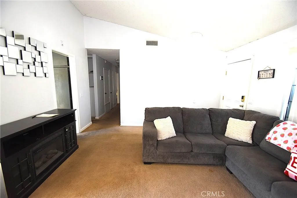 1814 E Avenue R2