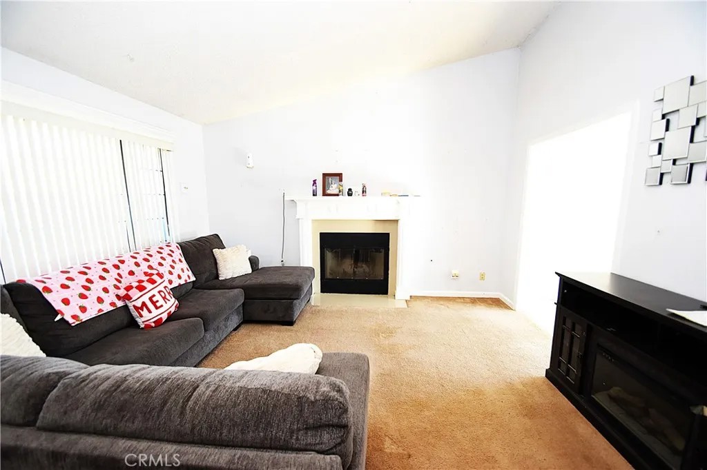 1814 E Avenue R2