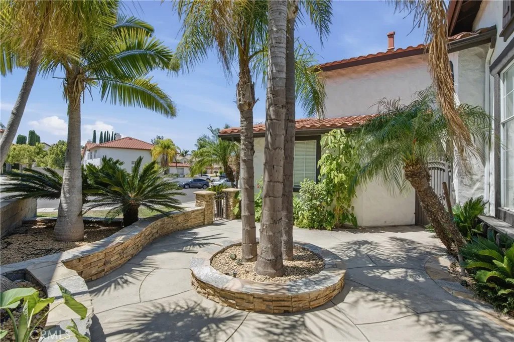 16143 Royal Troone Court