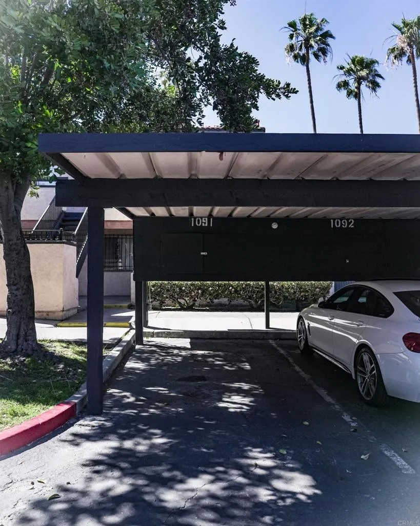 875 W San Ysidro Boulevard 14