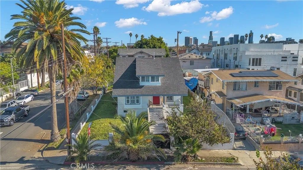 Photo of 152 N Benton Way, Los Angeles, CA 90026 (MLS # DW25277596)