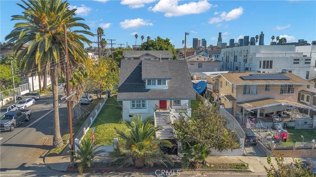 Photo of 152 N Benton Way, Los Angeles, CA 90026 (MLS # DW25277596)