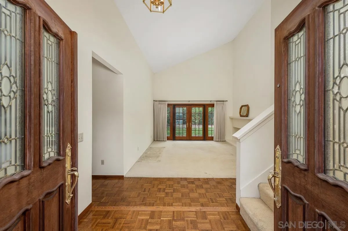 10575 Canyon Lake Dr