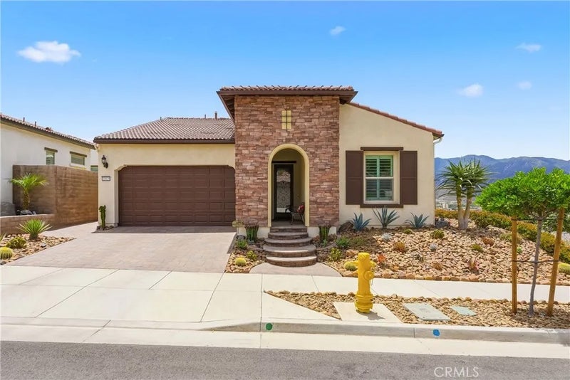 11829 Wandering Way