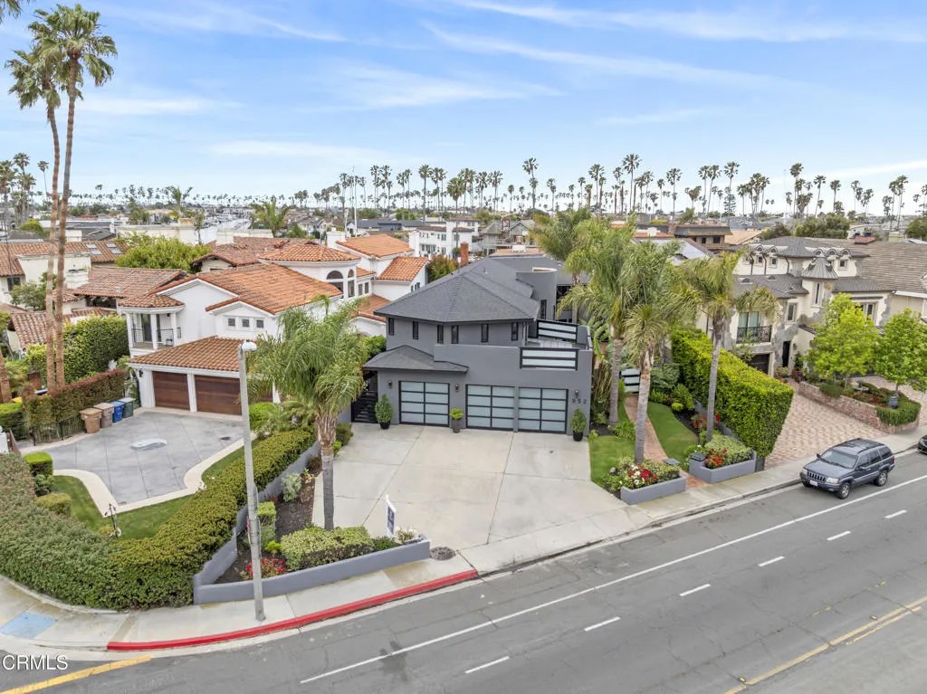 952 Peninsula Street