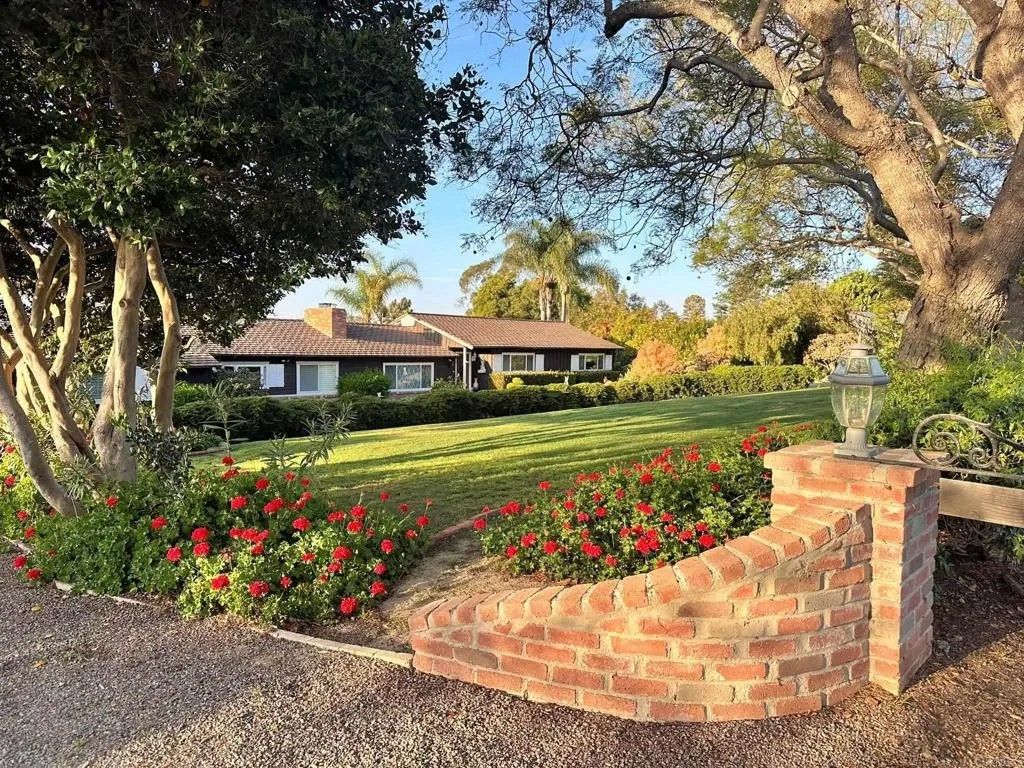 Photo of 5810 Loma Verde Drive, Rancho Santa Fe, CA 92067 (MLS # NDP2601323)