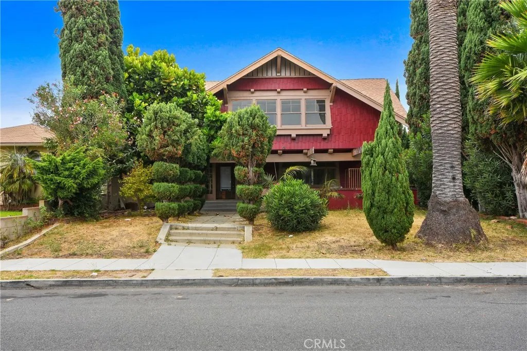 1407 Cota Avenue