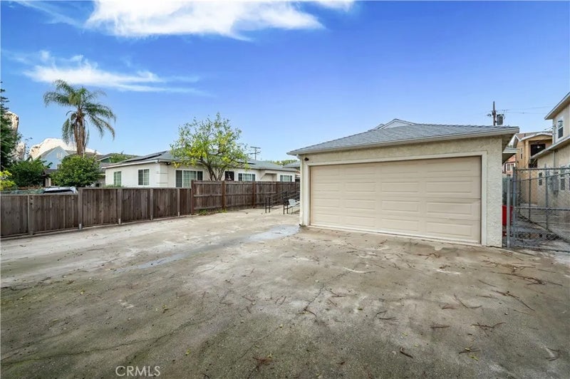 833 W 41st Drive