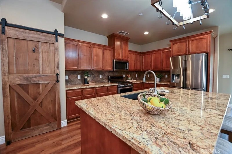 1654 Desert Spring