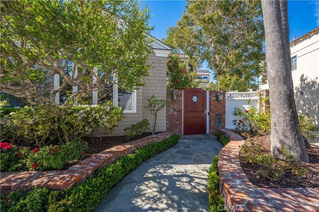 Photo of 33 Palermo Walk, Long Beach, CA 90803 (MLS # PW26044831)