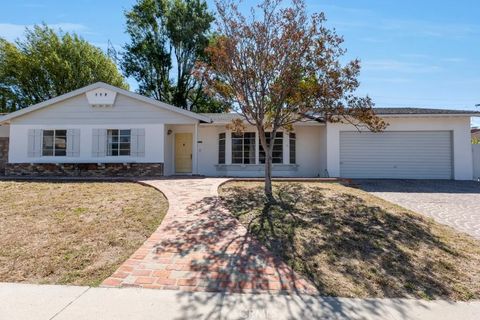 Photo of 10600 Garden Grove, Porter Ranch, CA 91326 (MLS # SR26109316)