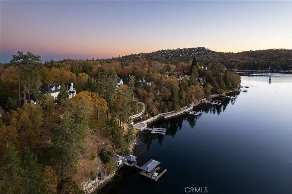 Photo of 748 Shelter Cove, Lake Arrowhead, CA 92352 (MLS # IG26010764)