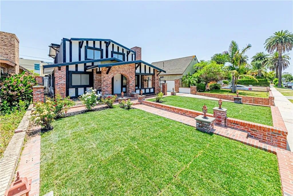 Photo of 5334 Victoria Ave, Los Angeles, CA 90043 (MLS # IG26004416)