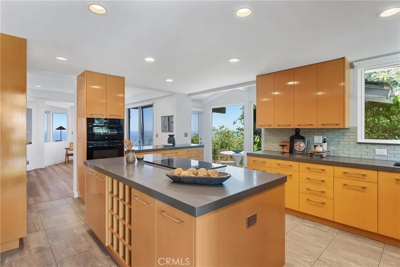 1201 Via La Jolla