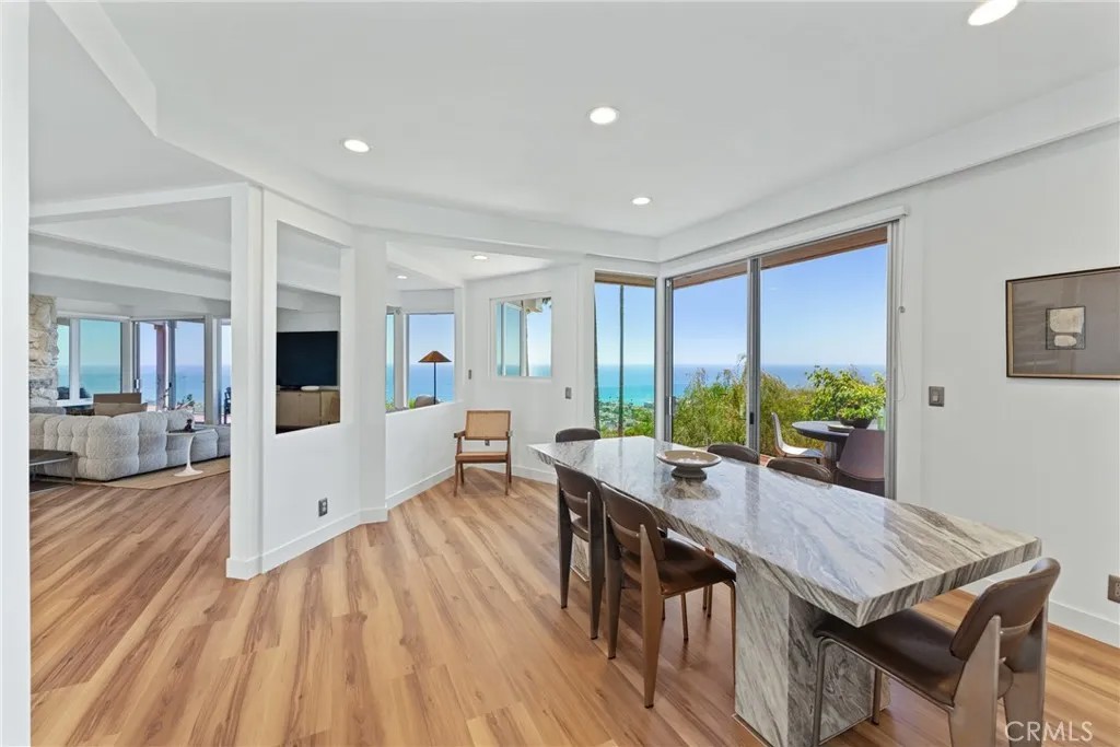 1201 Via La Jolla
