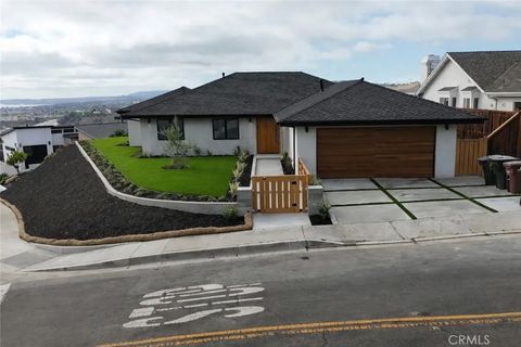 Photo of 301 Calle Dorado, San Clemente, CA 92672 (MLS # OC26011489)