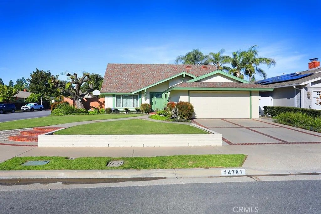 Photo of 14781 Bridgeport Rd, Tustin, CA 92780 (MLS # PW25267418)