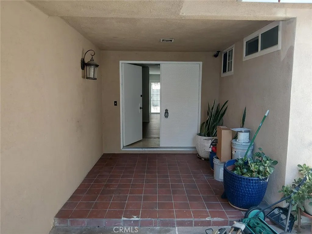 2542 N Pacific Avenue