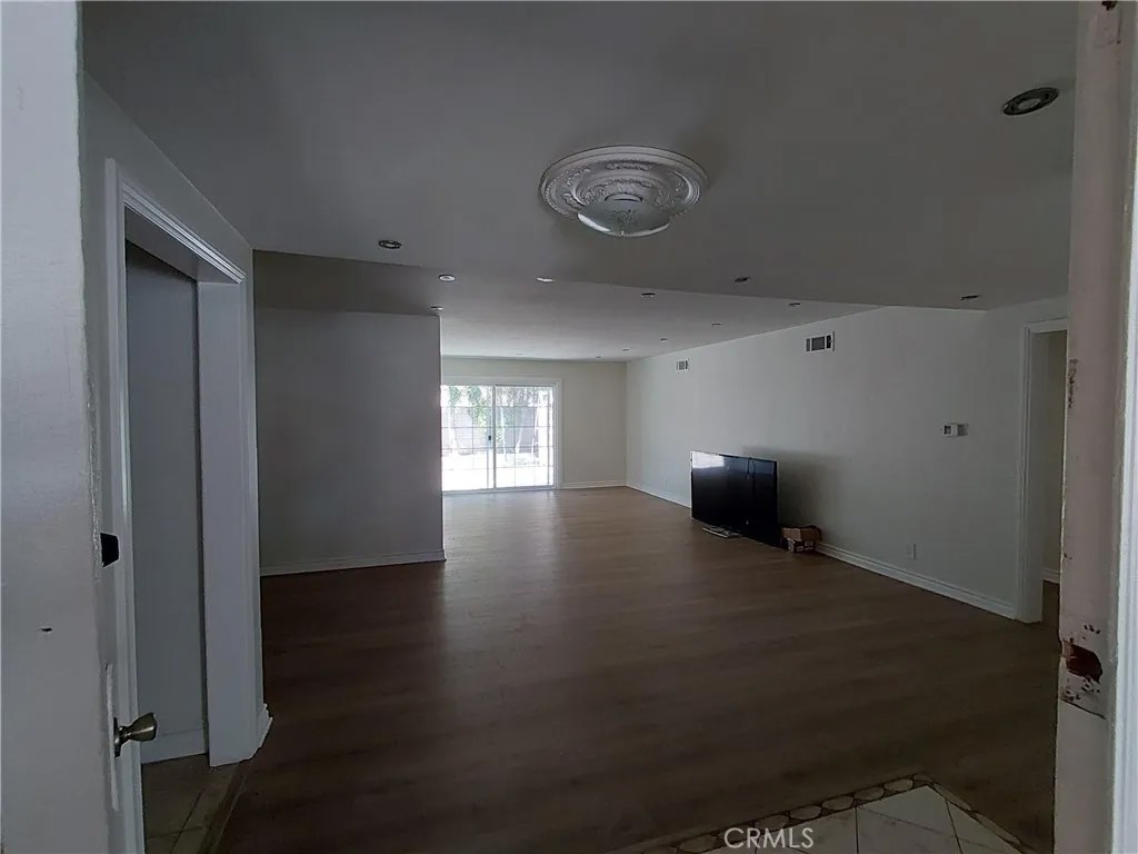 2542 N Pacific Avenue