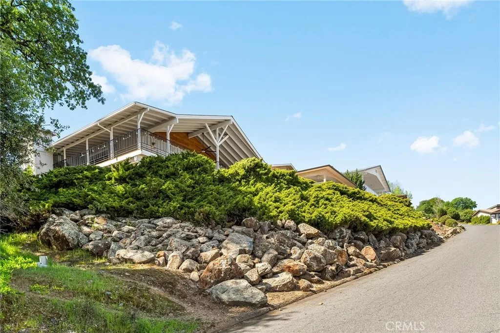 5386 Royal Oaks