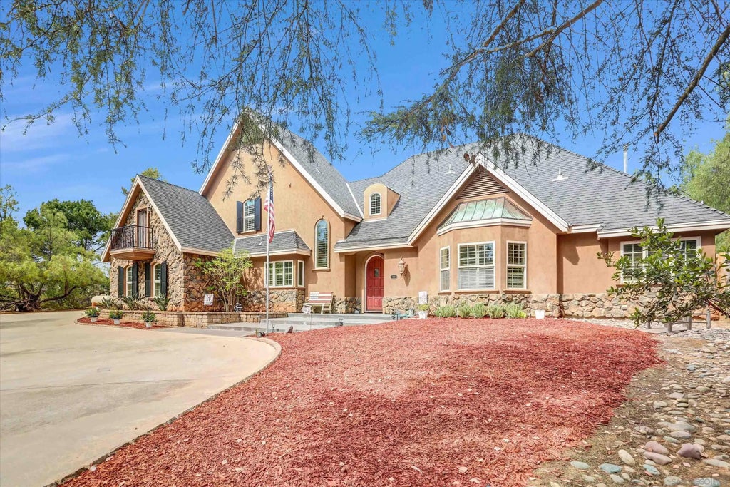 Photo of 882 Alpine Heights Rd, Alpine, CA 91901 (MLS # 260017234)