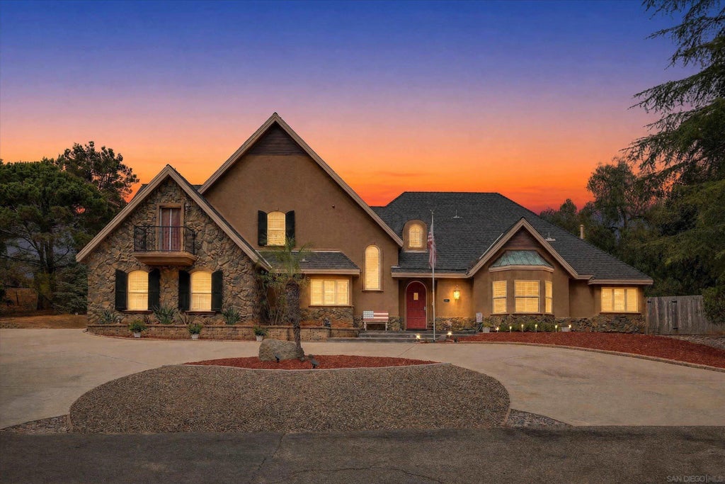Photo of 882 Alpine Heights Rd, Alpine, CA 91901 (MLS # 260017234)