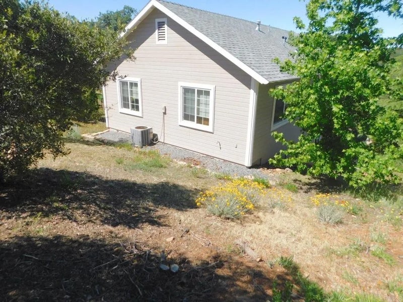 3355 Lakeview Drive
