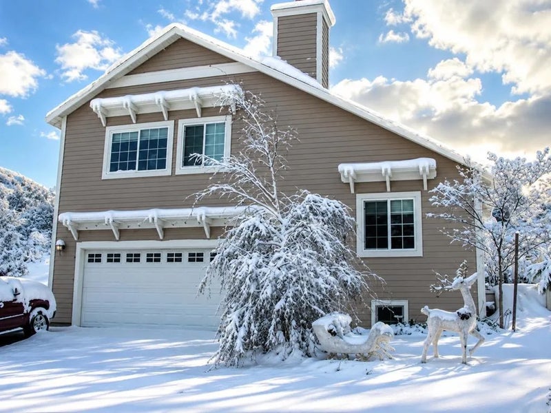 3355 Lakeview Drive