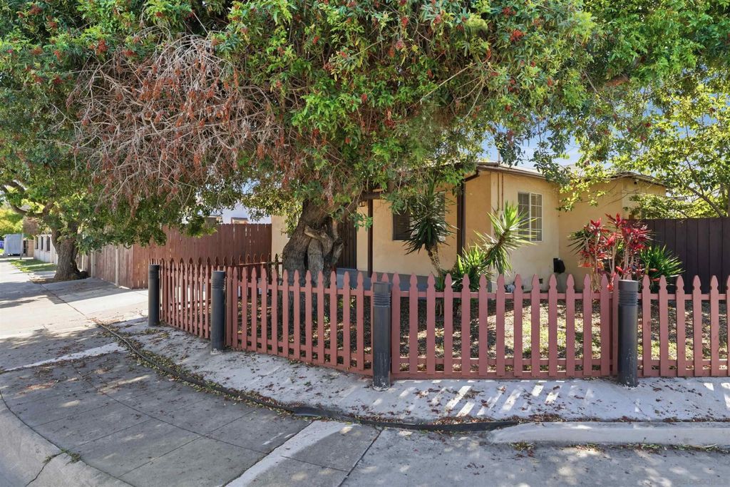 Photo of 3305 Steel St, San Diego, CA 92113 (MLS # 260001430)
