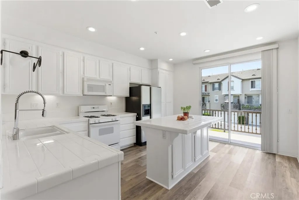 5 Cupertino Circle C110