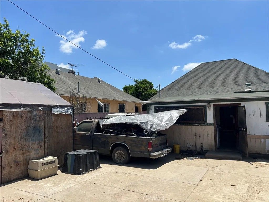 Photo of 223 E 28th Street, Los Angeles, CA 90011 (MLS # IV26033921)