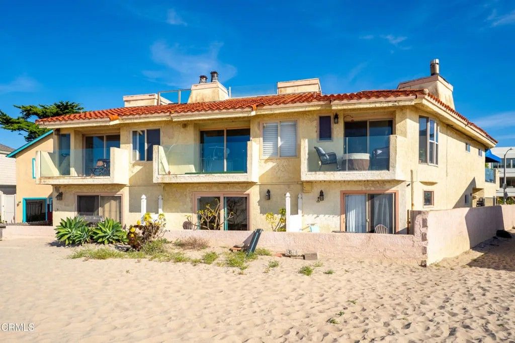 Photo of 3301 Ocean Drive, Oxnard, CA 93035 (MLS # V1-33803)