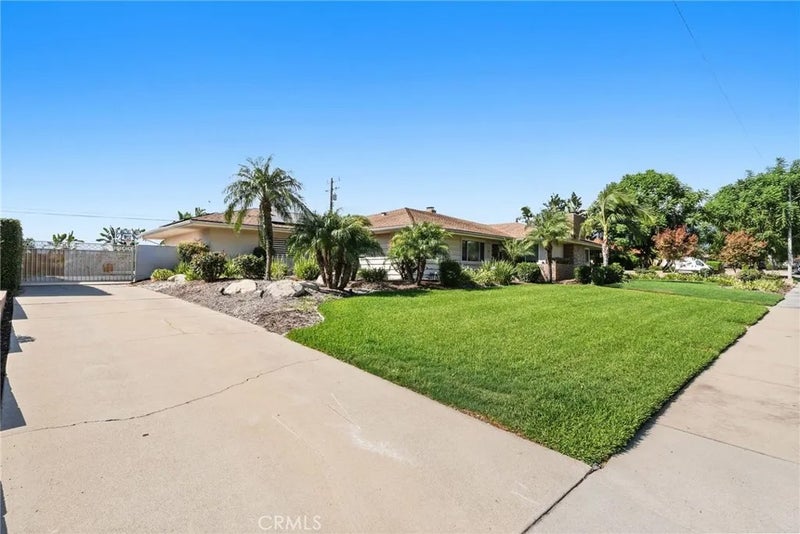 2025 Yorba Drive