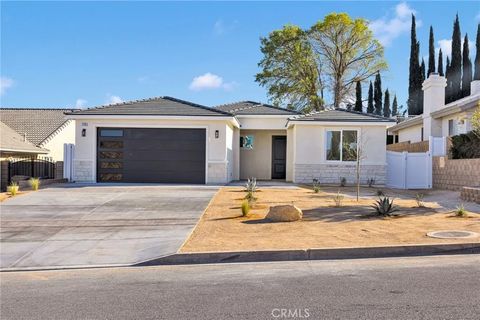 Photo of 17795 Vista Point Drive, Victorville, CA 92395 (MLS # HD26060470)