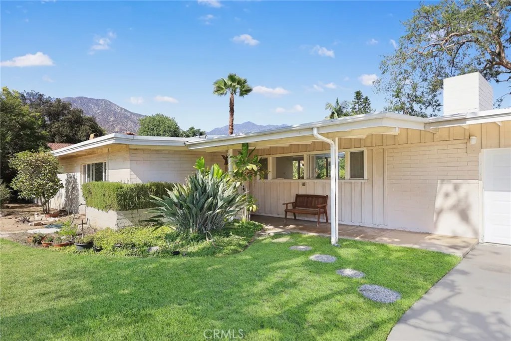 206 Oak Meadow Road