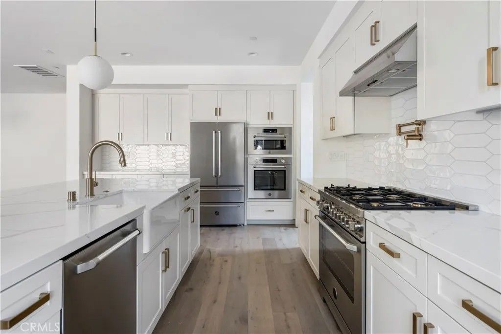 Photo of 173 E Palm Street, Altadena, CA 91001 (MLS # PF26020671)