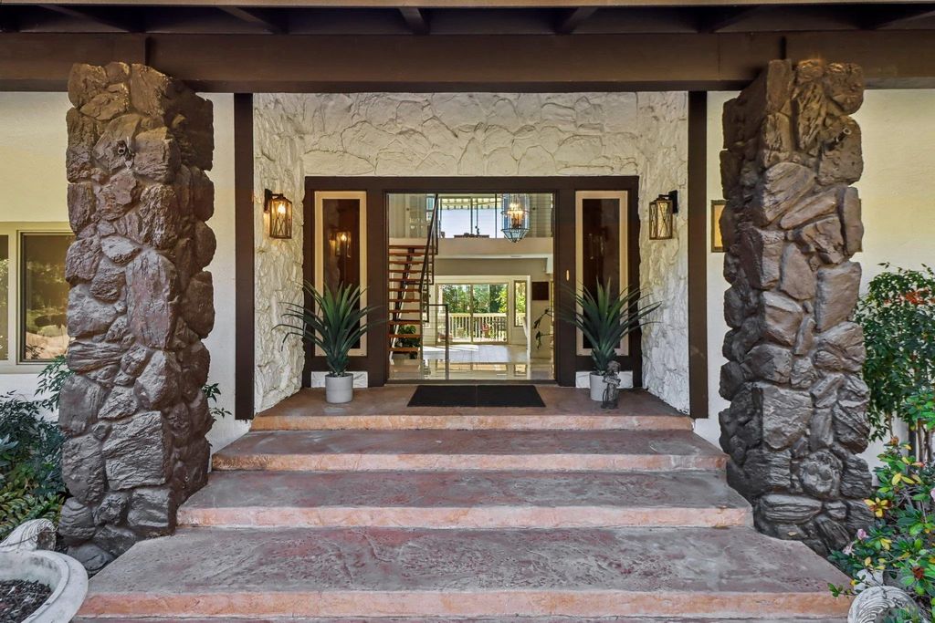 Photo of 3015 Colley Ln, Escondido, CA 92025 (MLS # 250045063)